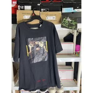 Size Large- Off-White narciso tee shirt Caravaggio authentic Yellow And Black